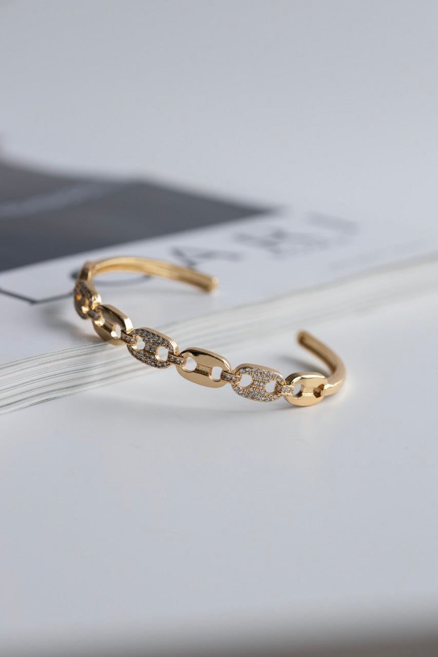 Gold Interlock Bracelet